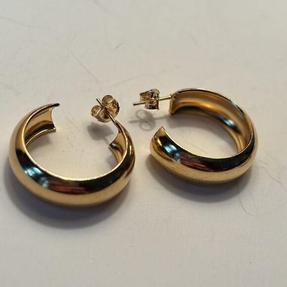 Bundle of Two Pairs Fashion Gold Tone Hoop Earrings - Picture 3 of 5